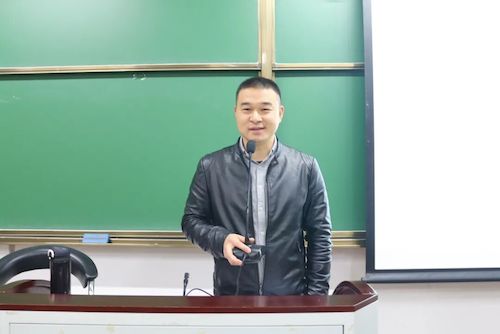 电子竞技博彩
日语系举办“企业进校园”系列活动第一讲