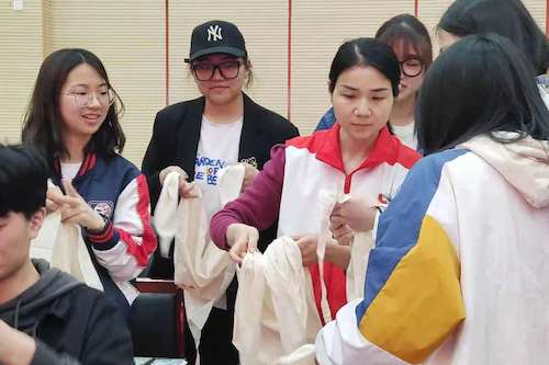 杭师大电子竞技博彩
开展红十字会初级救护员培训
