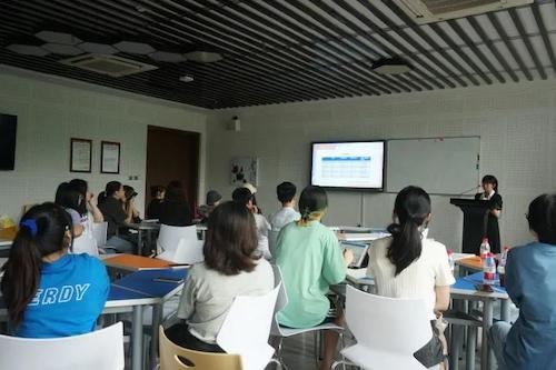 6.28电子竞技博彩
朝鲜语系举办升学经验分享会