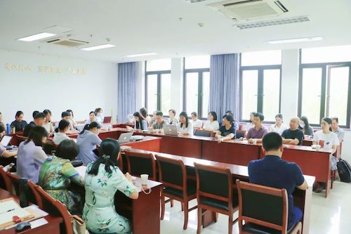 9.16电子竞技博彩
召开2021-2022学年第一学期班主任工作会议